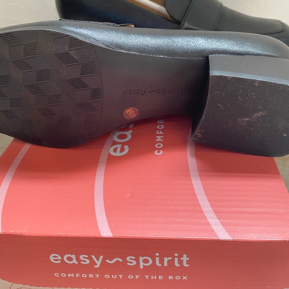Black shoes - Easy Spirit - Picture 3 of 4